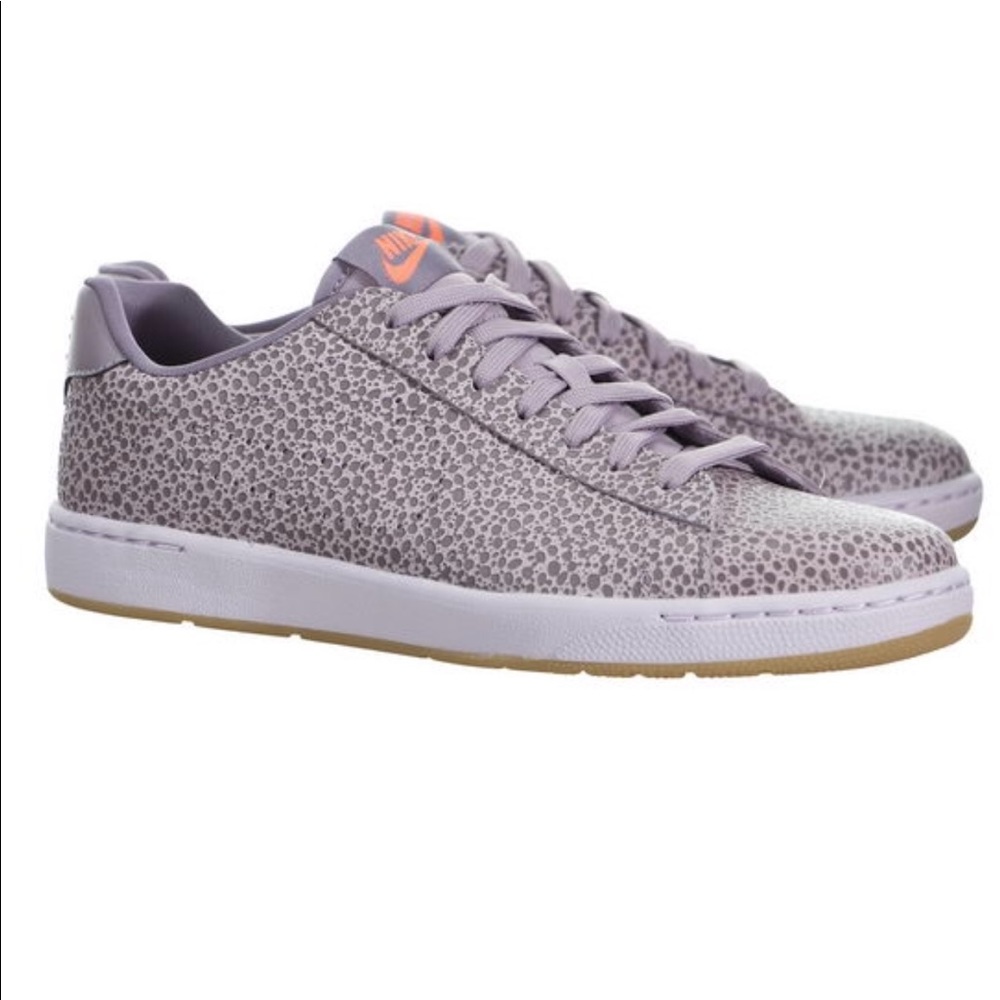Nike Women's Tennis Classic Ultra Premium Shoes